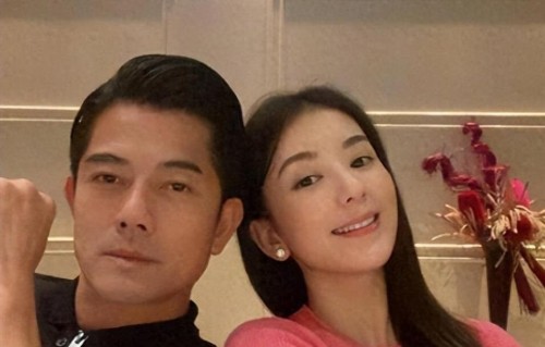 男生单人间风波后，方媛过往被扒，送郭富城掉价礼物只是冰山一角