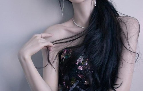 鞠婧祎获年度巅峰热度女歌手，两套造型都好惊艳，小鞠还换头像了|QQ音乐巅峰盛典|寡姐|娱乐|壁纸|舞蹈