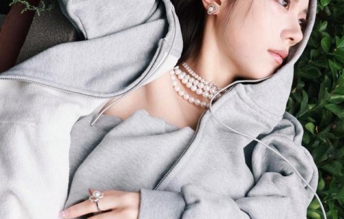 美女壁纸｜第2432期 · 赵今麦：流浪地球 3 杀青无缝进组，23 岁 00 花的硬核成长路|郭帆|凌美琪|成长力|街拍|郭京飞