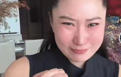谢贤前女友直播回应资产传闻时为何落泪？