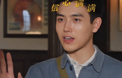 陈飞宇现身巴黎,身材高大素颜抢镜,下巴突出和陈凯歌一模一样