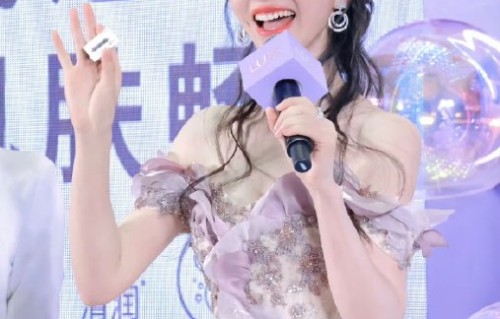 《逐玉》中的角色如何影响了田曦薇在站姐团建中展现的形象？