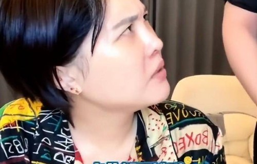 赵本山女儿疑怀二胎!直播时鼻翼肥厚、孕相明显,曾言想要龙凤胎
