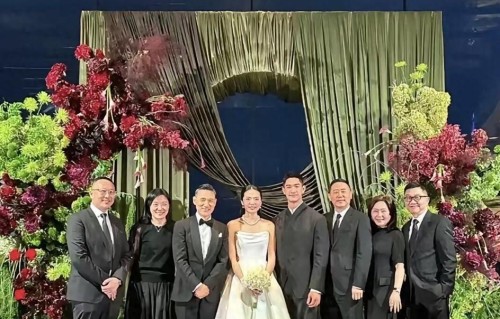 香港富商之子大婚，张学友以干爹身份献唱，港星名流齐聚排面拉满