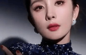肖战不入座为何众多艺人开团秒跟?因为很多人对座位不满意啊_杨幂_位置_明星