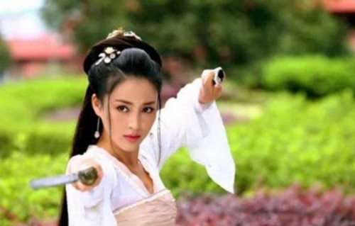 古装持剑女子:刘涛娜扎杨紫热巴杨蓉甘婷婷赵丽颖,谁一剑倾城?