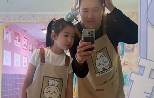 董璇高云翔离婚7年后首次同框陪女儿，10岁小酒窝提议拍合照|高舒乔|李小璐|舞蹈|生日|比赛