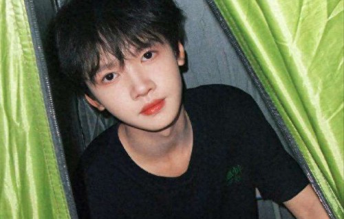 内娱反内卷标杆！TF家族张奕然住廉租房，粉丝：这是养成系真实感