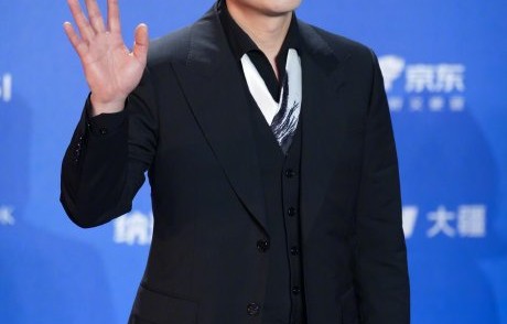 北影节《狂飙》大哥大嫂重逢坐一起！座位调整内幕引热议|张颂文|北京国际电影节|高启强|高叶|艺人