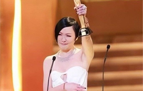 突发！48岁TVB视后因持续低烧癌症复发，16个月前曾患肺腺癌