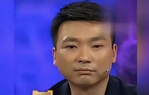央视一哥康辉：丁克一辈子，却在四十六岁接到一通电话让他后悔