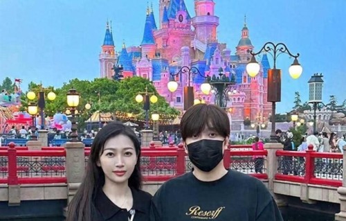 洗白白，等我来，网红白冰约会女粉丝聊天内容，遭前同事曝光