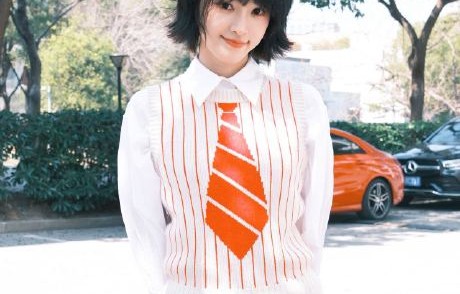 杨紫在现场除了自嘲，还给了黄灿灿哪些具体的舞台表现建议？