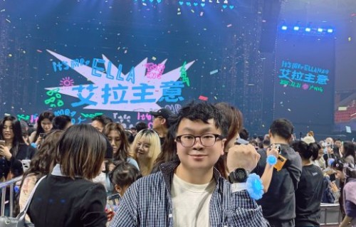 从“假小子”到演唱会穿婚纱，陈嘉桦的个人成长和蜕变体现在哪些方面？