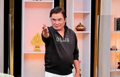 和6个老婆共处一室，每月每人发7万零花钱，71岁还娶小20岁美娇妻