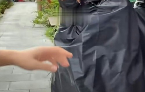 时代峰峻透明罩子防路透，练习生在里面安全吗？