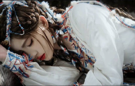 《月鳞绮纪》中鞠婧祎的打戏与以往作品相比有哪些突破和进步？