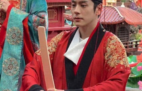 二搭杨紫，她演完《承欢记》演《国色芳华》，换个造型差点没认出|锦绣芳华|李幼贞|李现|童颜夫妇|刘畅