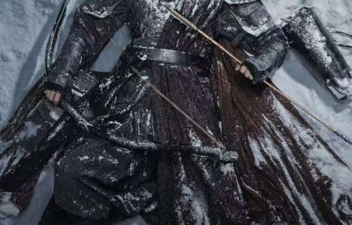 李昀锐黄杨钿甜冰湖重生雪地海报明日发布|黄杨钿甜新剧|冰湖重生海报|李昀锐新剧|新剧宣发