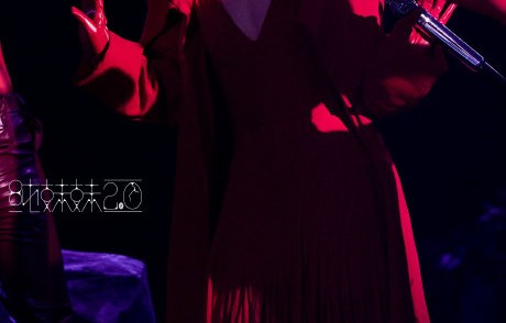 纯演唱型歌手和创作型歌手谁更吃香？
