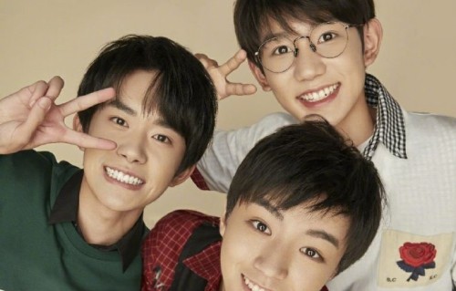 TFBOYS三人为什么在出道十三周年当天同步更换微博头像？