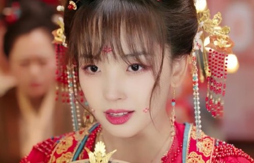 王冰冰主演的《灼灼不倾城》短剧剧情介绍