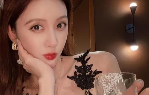 张萌正月初十分享美照配文南半球最后一餐漂亮饭，回去搬砖咯！