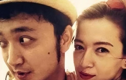 尼格买提自曝过敏照：从“婚姻失守”到“陪母抗癌”，他终于活明白了