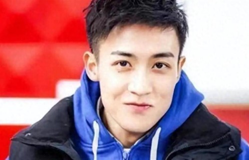 和赵露思同演一部剧出道，如今赵露思火遍全国，他却只能当配角