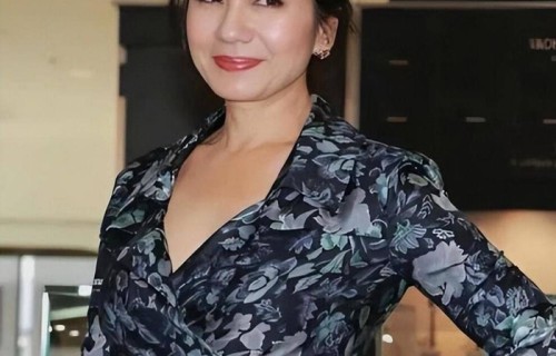 钟楚红丈夫病逝近20年仍单身，近照曝光一句话道尽深情：他永远在我心里 - 360娱乐，你开心就好|刘德华|山岚|手串|周润发|演唱会