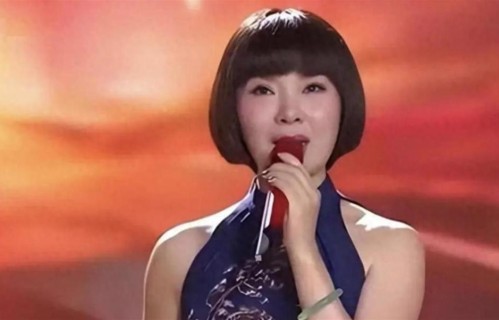 从春晚天后到人生赢家：57岁陈红逆袭自我，儿子成最大骄傲！