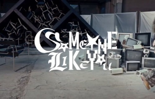 张真源在新歌《Someone Like You》MV中饰演了哪五种人格？