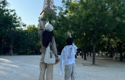 杨颖如何保护儿子小海绵的隐私，避免其过度曝光？|Angelababy|黄晓明|亲子|童年|育儿
