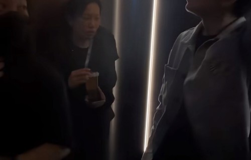 萧敬腾为老婆庆生，布置花海超浪漫，林有慧感动之余吐槽乱花钱