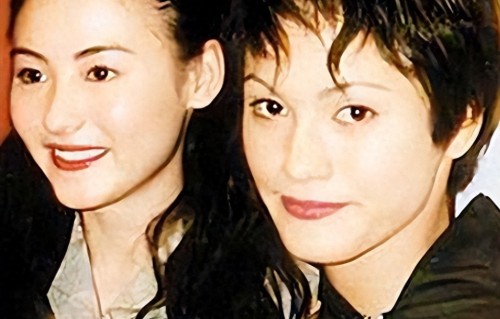 16岁怀孕三次离婚，55岁演三级片，她的人生比女儿张柏芝还传奇 