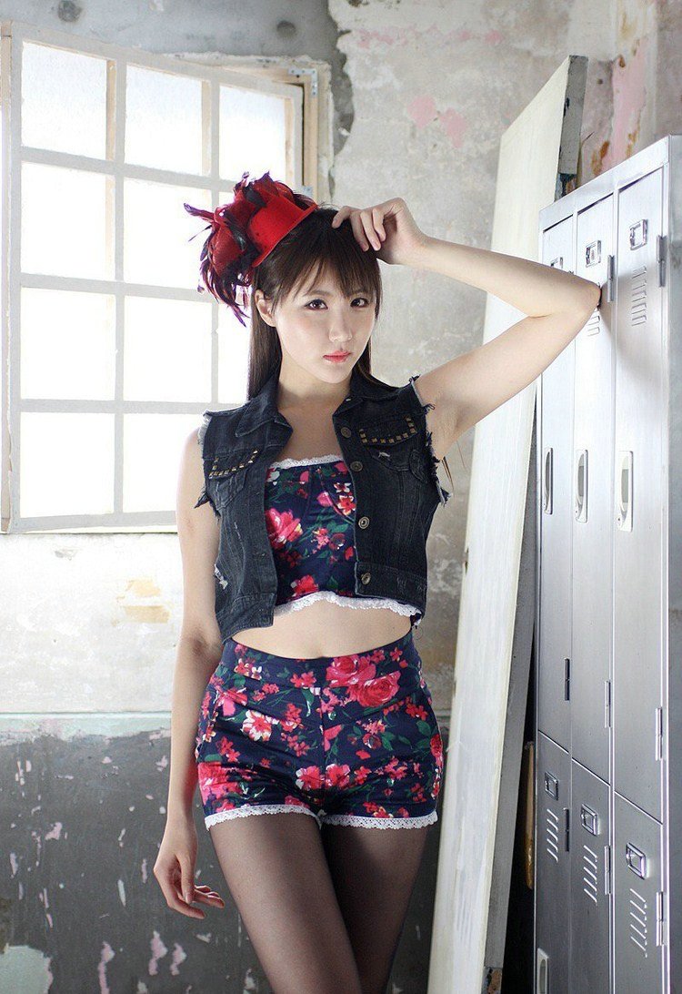 郭晶晶为何被称“下嫁”霍家？当她忘记结婚年数时，霍启刚的反应藏玄机