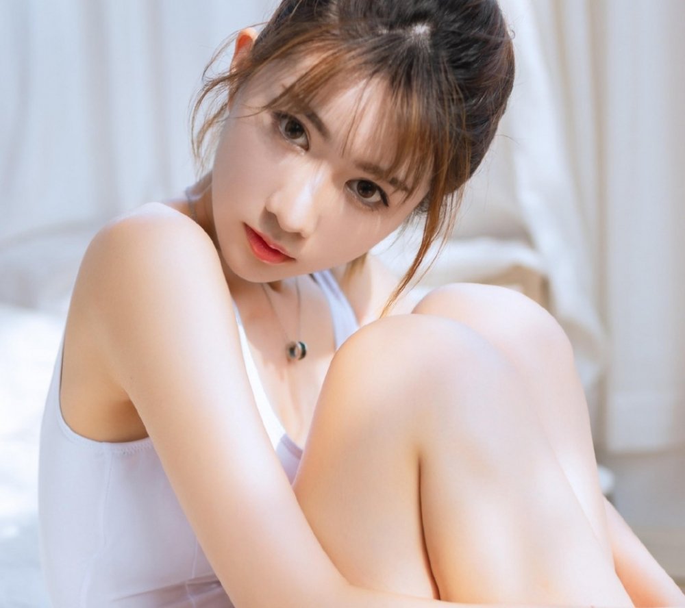 阚清子的现任老公从事什么职业,两人是如何相识的?