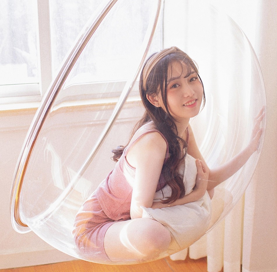 阚清子的现任老公从事什么职业，两人是如何相识的？