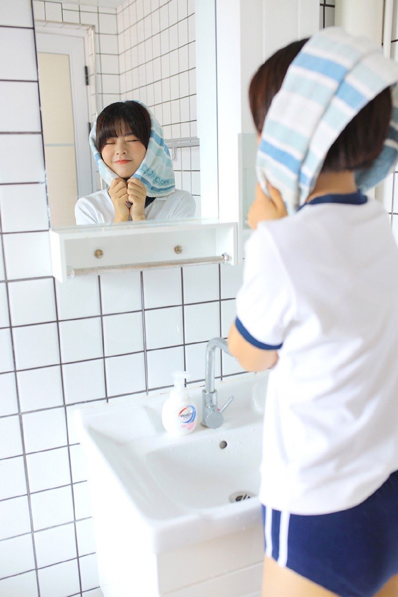 为什么姚琛的‘雪地代写服务’会被粉丝幽默‘避雷’？