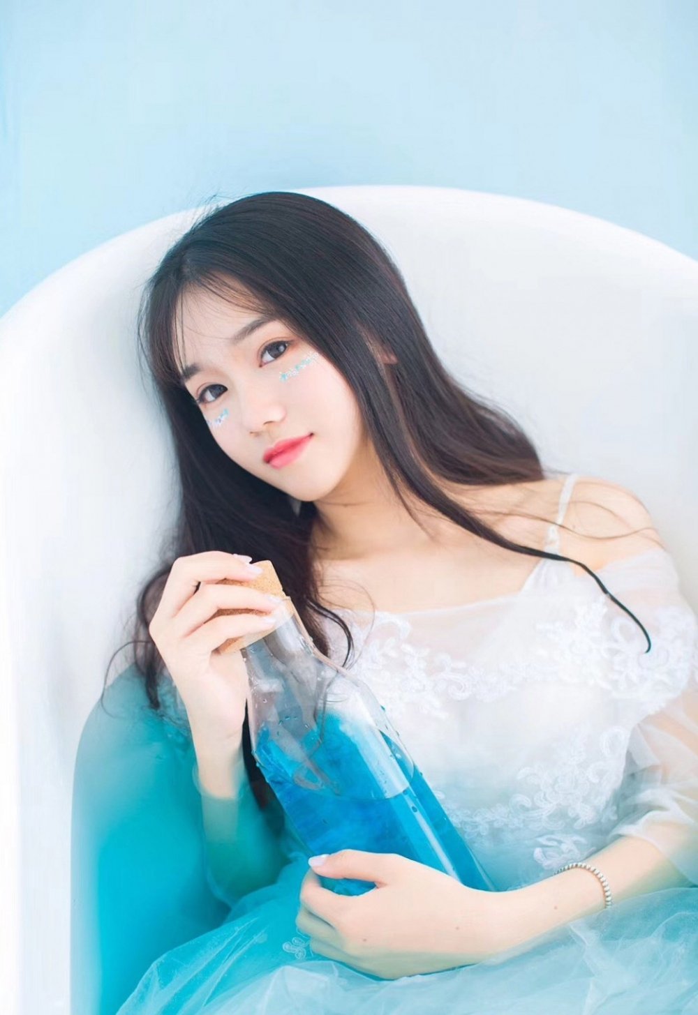 姚琛这次西藏徒步是为新专辑《ROLL THE DICE》拍摄MV吗？