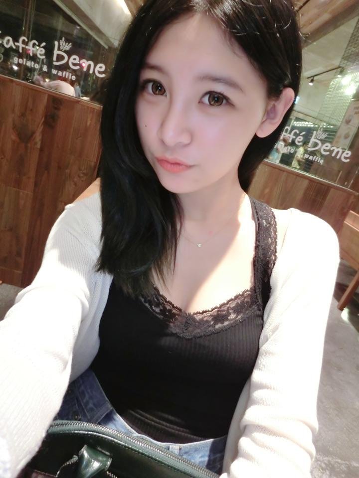 新人演员娜一是如何评价倪妮在片场对她的照顾的？