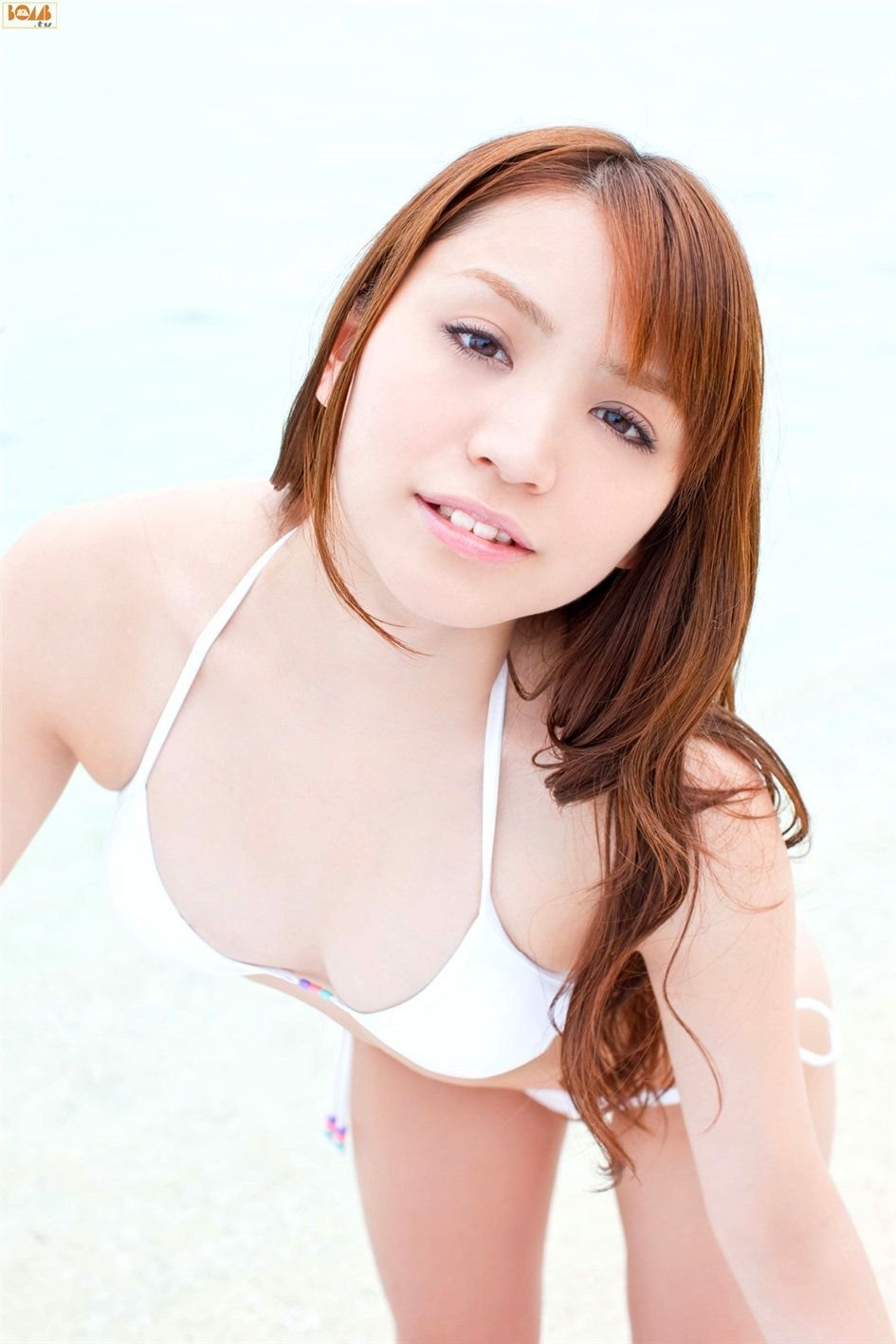 任重孙骁骁夫妇牵手老友俞灏明聚餐，温情画面背后隐藏的儿童椅引猜想