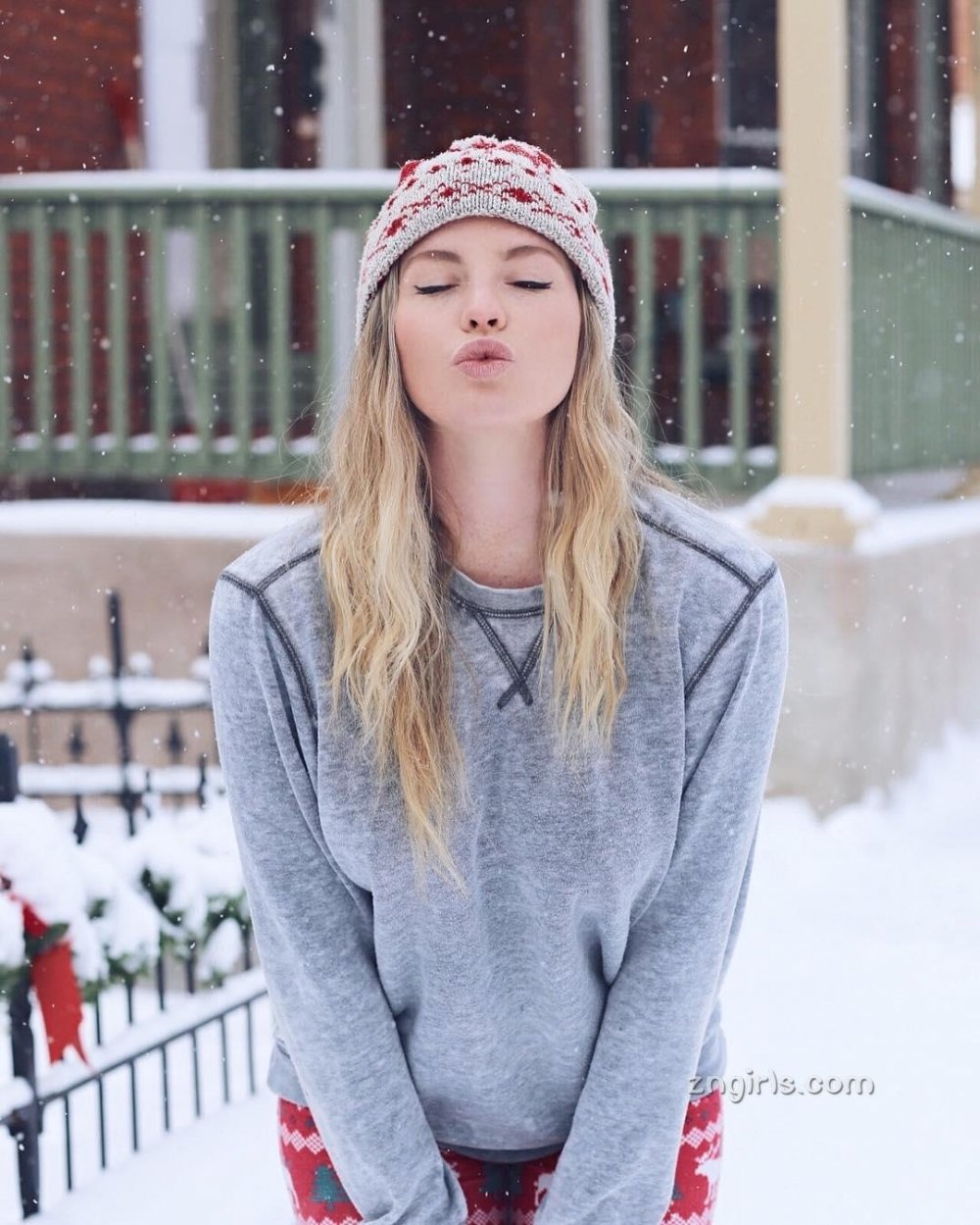 阚清子的现任老公从事什么职业，两人是如何相识的？