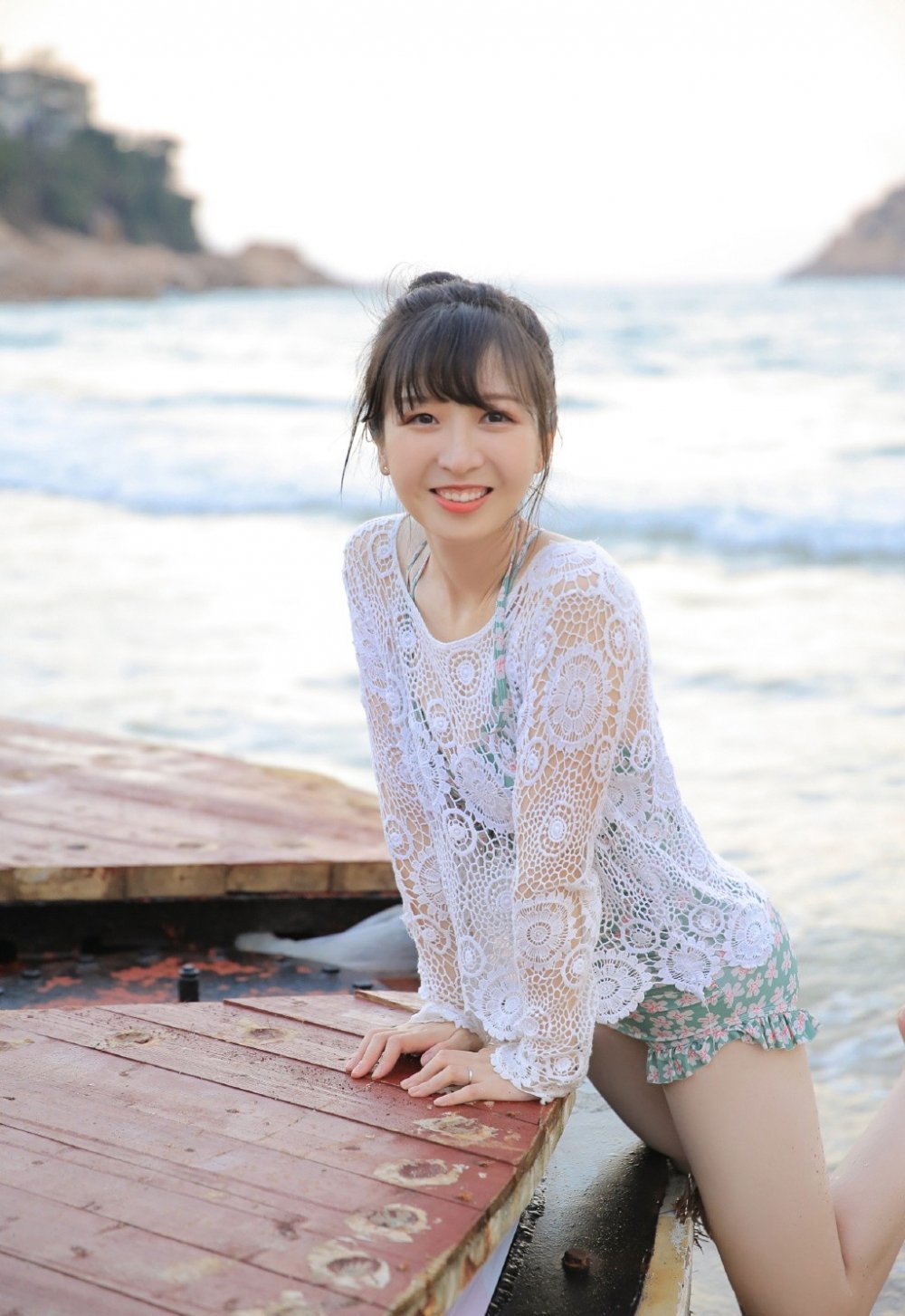 阚清子的现任老公从事什么职业，两人是如何相识的？