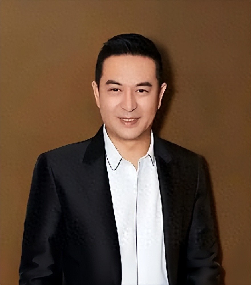 钱再多有什么用？55岁路都走不稳的张嘉益，给中年男人敲响警钟 