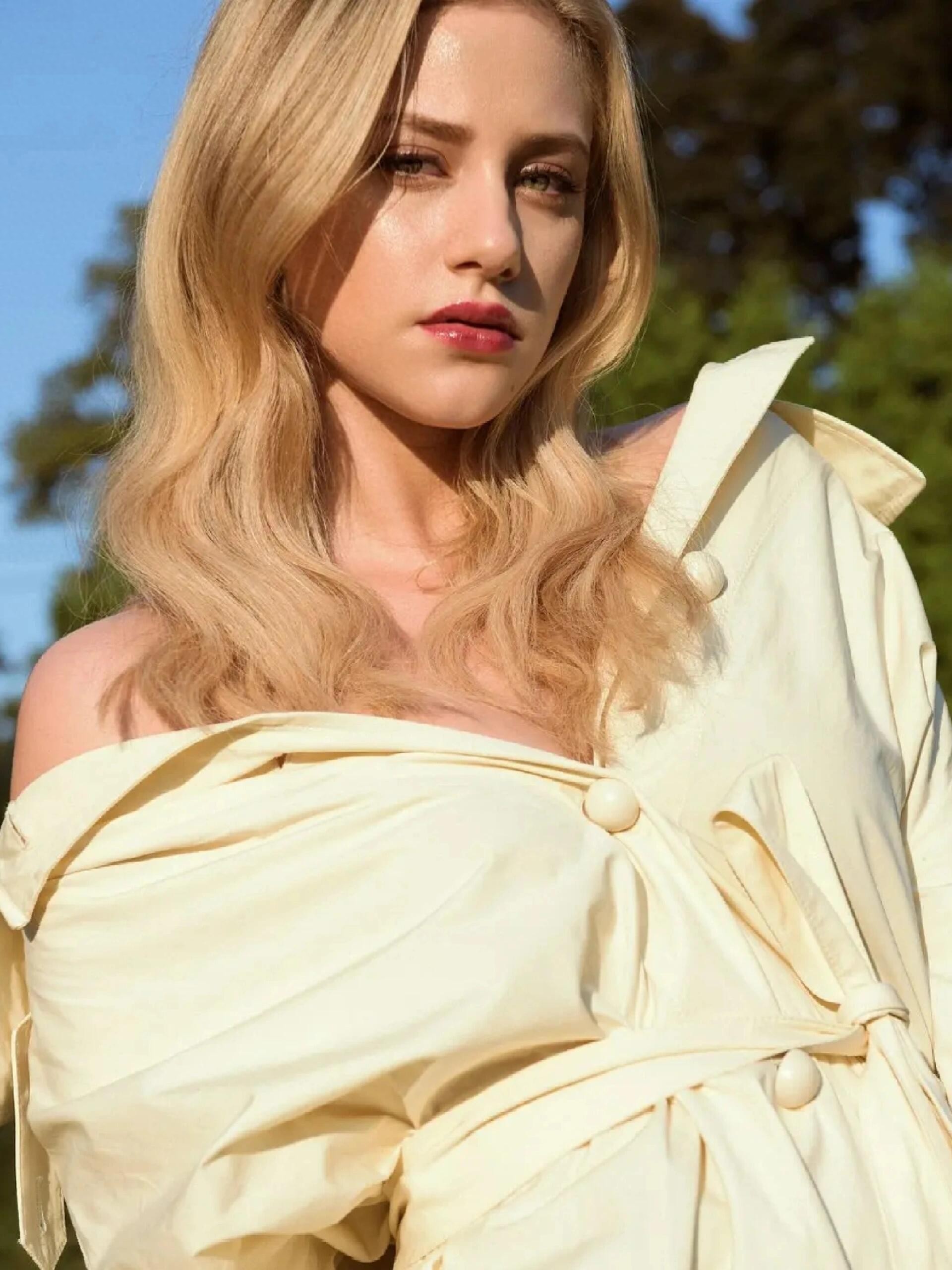 莉莉·莱因哈特高清性感写真来啦！ 