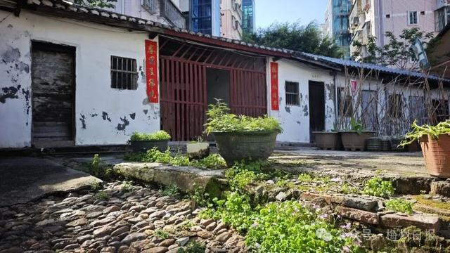 △ 紫文堂化胎与围屋。