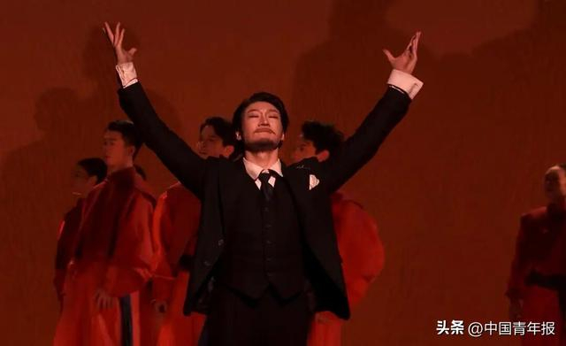 杨思宇迅速脱掉和服