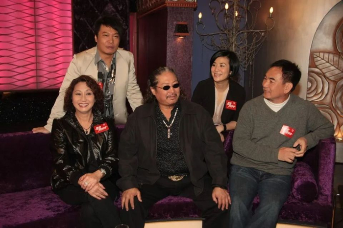 元奎（右一）曾与洪金宝和元秋齐齐现身节目。