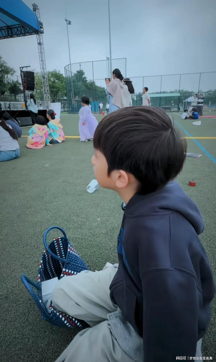 打开网易新闻 查看精彩图片
